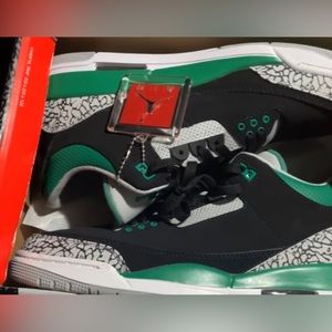 COPY - Jordan 3 Pine Green BRAND NEW (size 13 fit like 12)